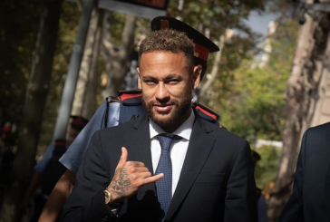 Neymar đổ lỗi cho bố trước nguy cơ ngồi tù